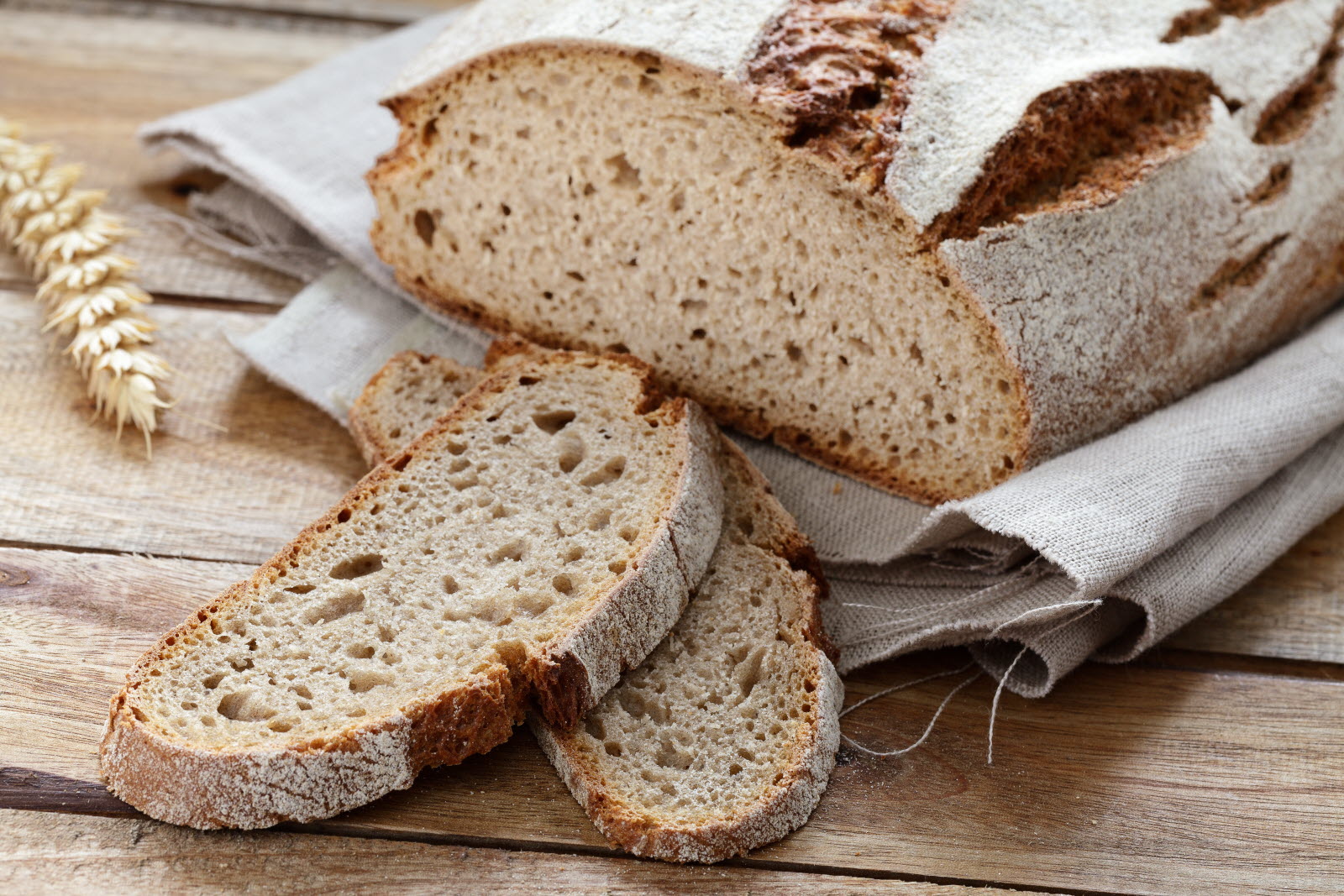 How to make delicious wholemeal bread with a banneton?