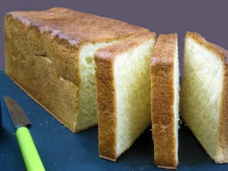 How to prepare sandwich bread with a banneton?